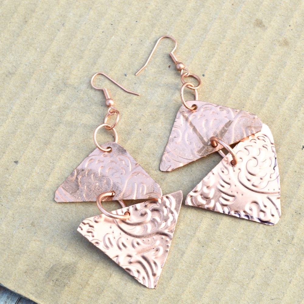 Embossed Diamond Triangle Copper Earrings Dangle - Picture 3 of 4
